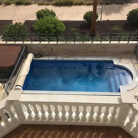 6 * لوس كريستيانوس