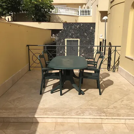 Villa 6 *
