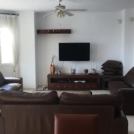 Villa 6 *