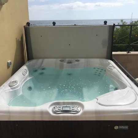 Villa 6 *